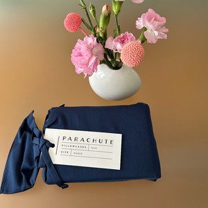 Parachute NWT sateen pillowcase set (2) in navy/standard size
